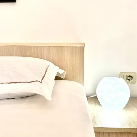 Appartamento Lena's Near Center Tirana