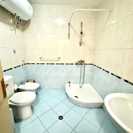 Lena's Near Center Appartamento