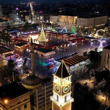 Daire Lena's Near Center