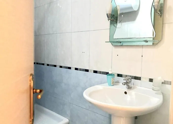 Lena's Near Center Apartmán *