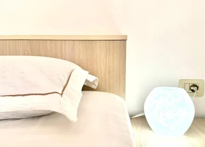 アパート Lena's Near Center ティラナ