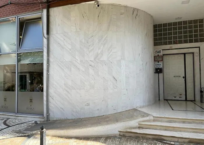 Lena's Near Center アパート *