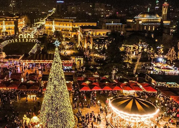 Lena's Near Center アパート