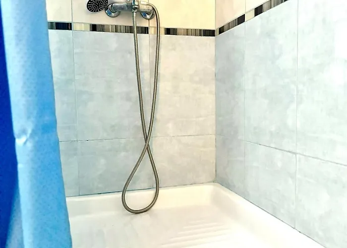 アパート Lena's Near Center ティラナ